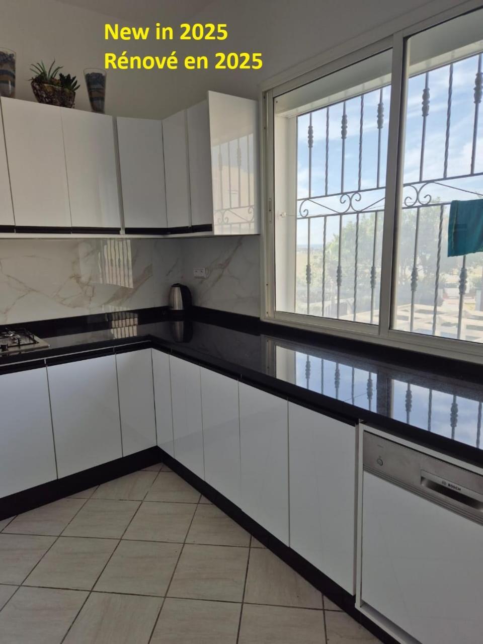 Апартаменты Stylish Duplex - Ocean View - Airport - Wifi - Renovated 2025 - 24H Reception Jbila Экстерьер фото