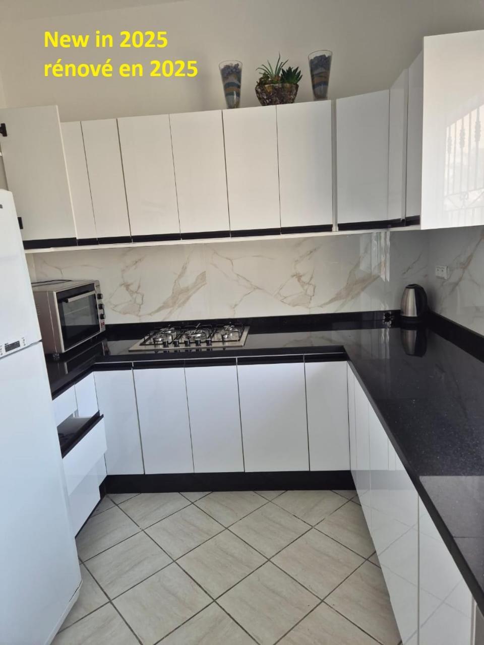 Апартаменты Stylish Duplex - Ocean View - Airport - Wifi - Renovated 2025 - 24H Reception Jbila Экстерьер фото