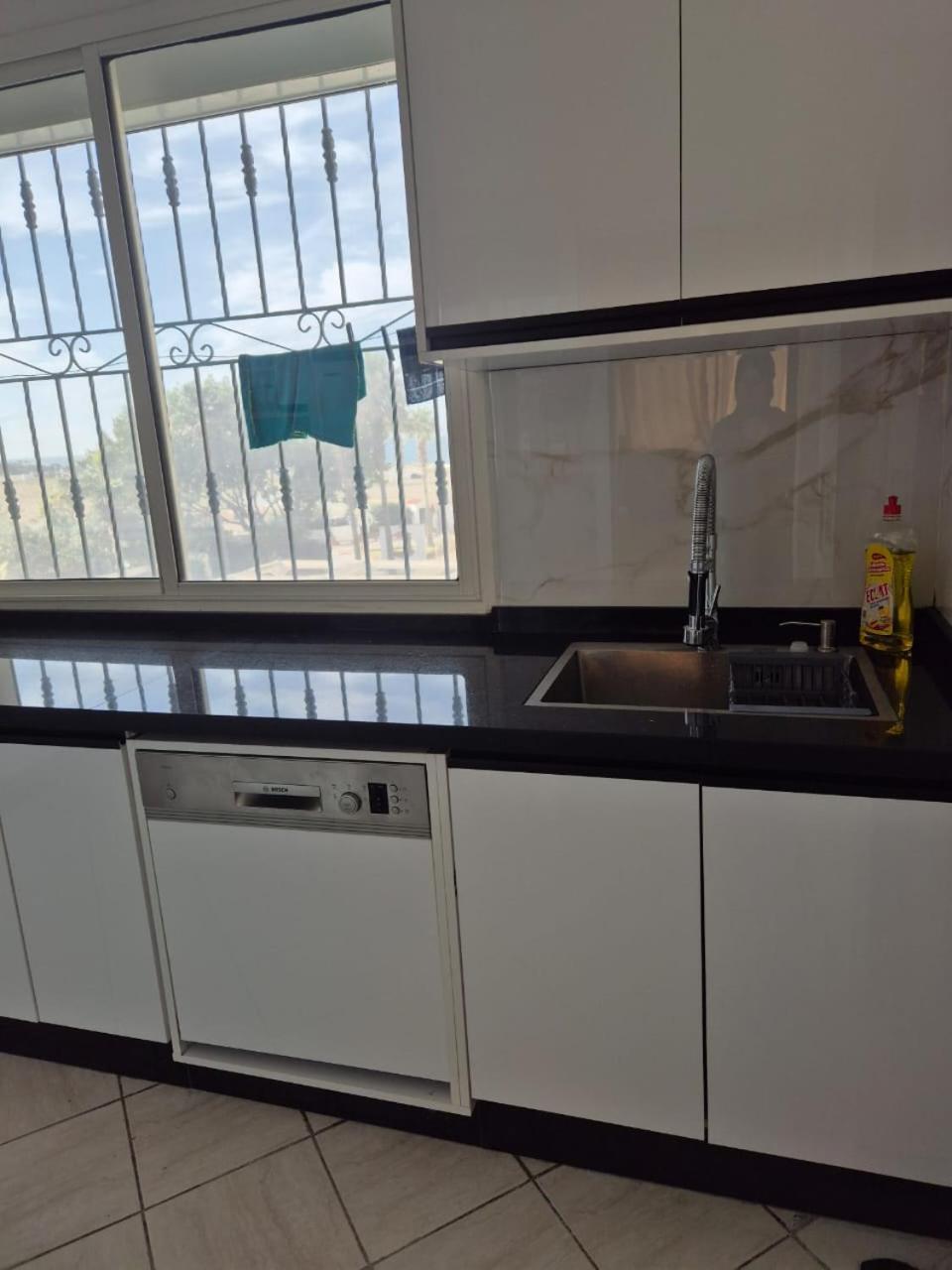 Апартаменты Stylish Duplex - Ocean View - Airport - Wifi - Renovated 2025 - 24H Reception Jbila Экстерьер фото